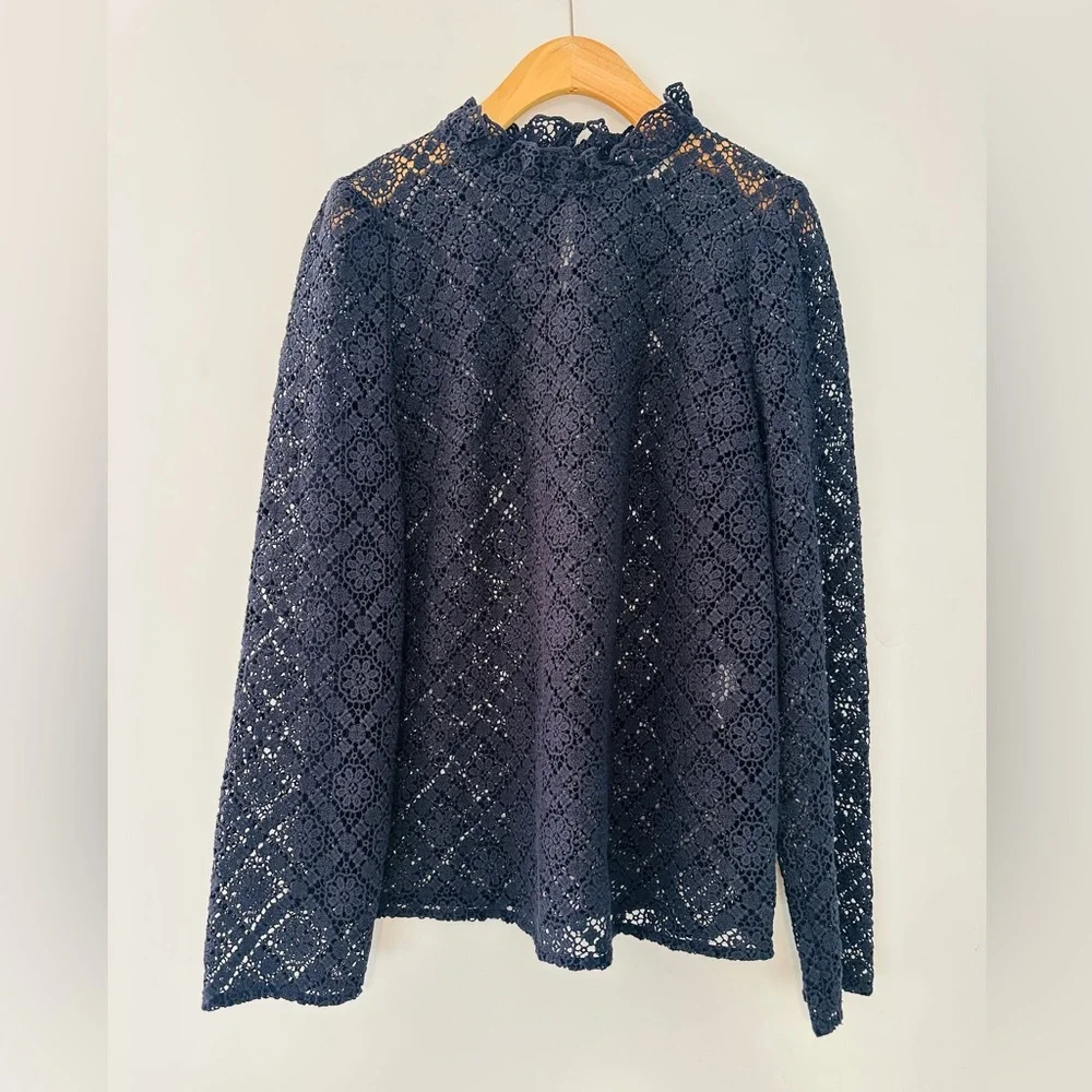NWT Sezane Eglantine Guipure Blouse in Navy - Picture 5 of 12